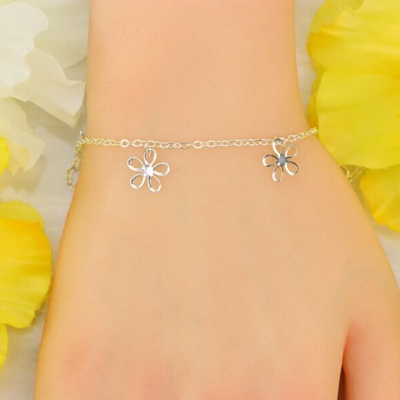 "Minimalist Bracelet, Sleek & Modern Design, Women’s Fashion, YC110213-B - Picture 2 of 10